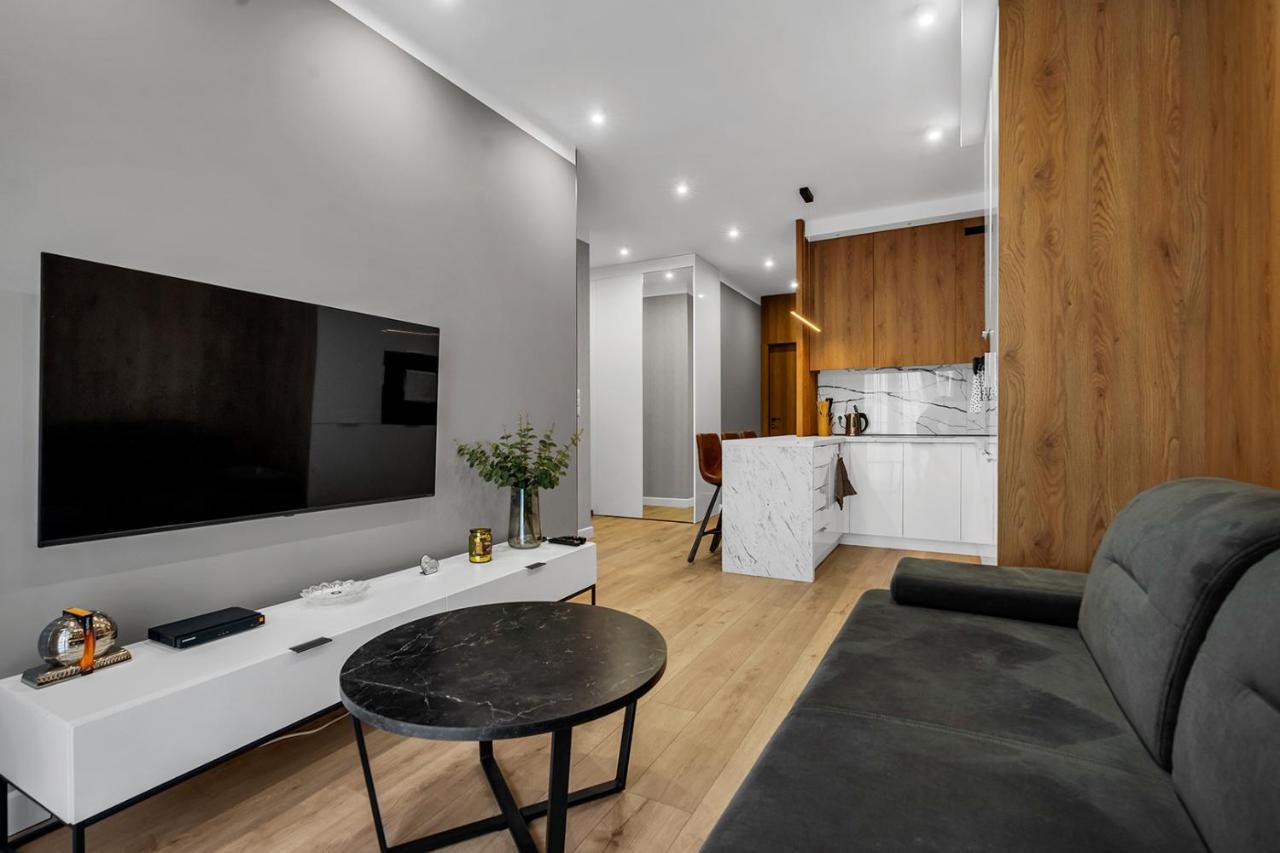 Lotnisko Chopina Modern Apartment وارسو المظهر الخارجي الصورة