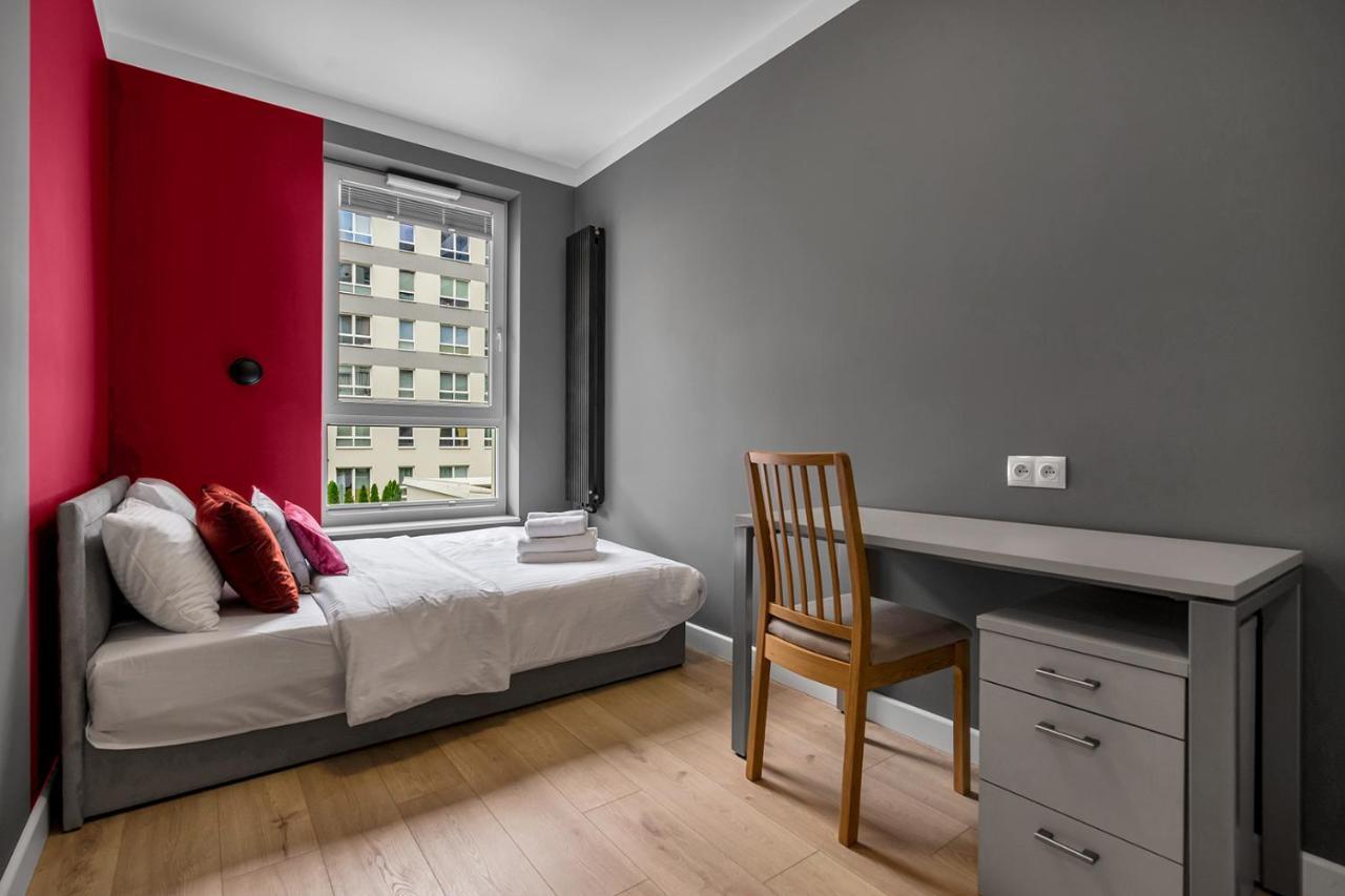Lotnisko Chopina Modern Apartment وارسو المظهر الخارجي الصورة
