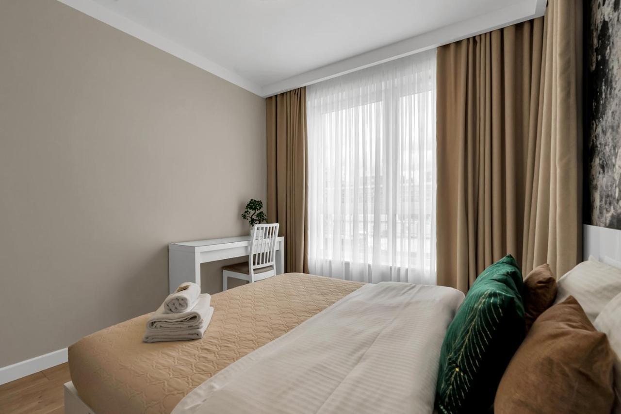 Lotnisko Chopina Modern Apartment وارسو المظهر الخارجي الصورة