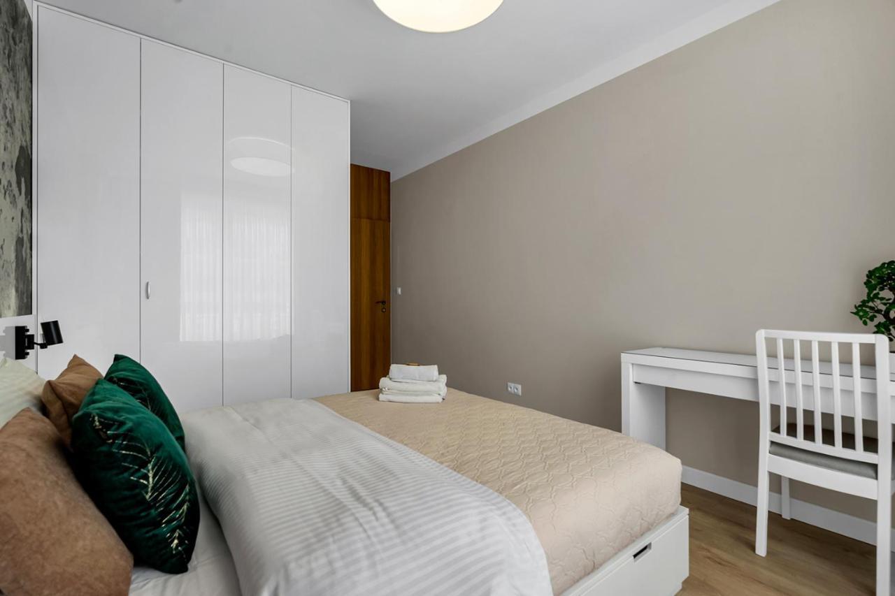 Lotnisko Chopina Modern Apartment وارسو المظهر الخارجي الصورة